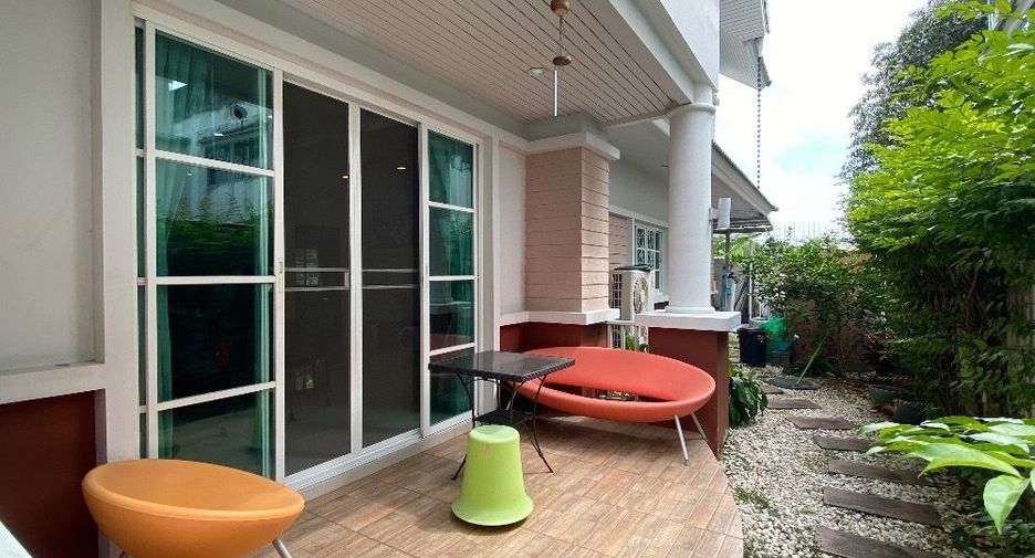 For sale 5 bedrooms house in Saphan Sung, Bangkok