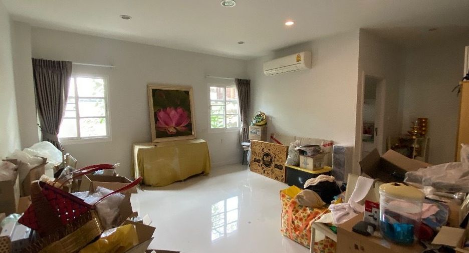 For sale 5 bedrooms house in Saphan Sung, Bangkok
