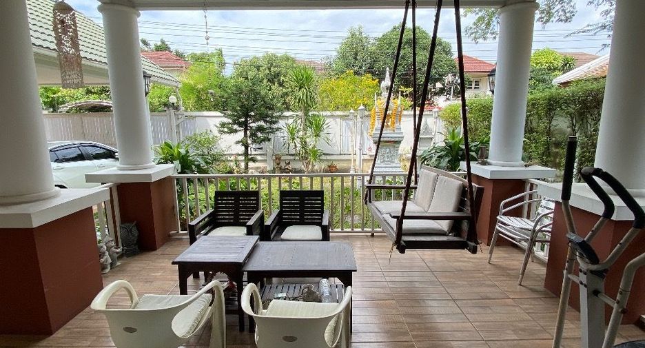 For sale 5 bedrooms house in Saphan Sung, Bangkok