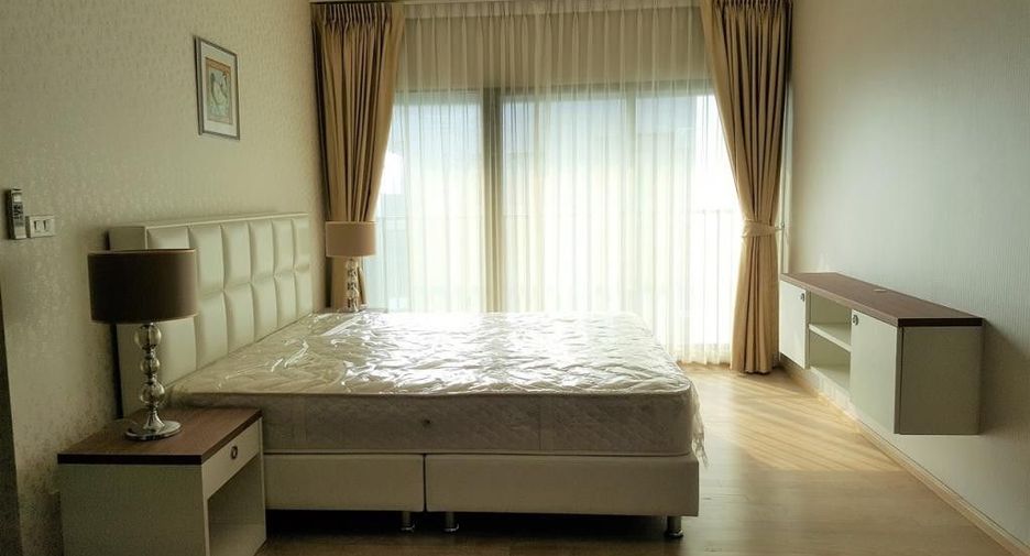 For rent 3 ベッドルーム condo in Khlong Toei, Bangkok