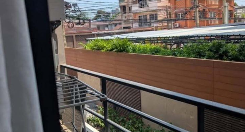 For rent 2 bedrooms condo in Phaya Thai, Bangkok
