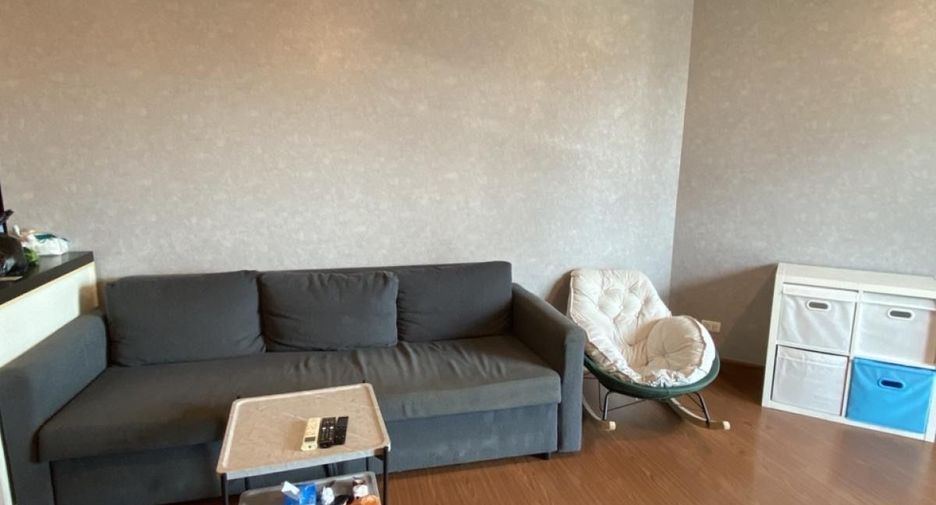 For rent 2 bedrooms condo in Huai Khwang, Bangkok