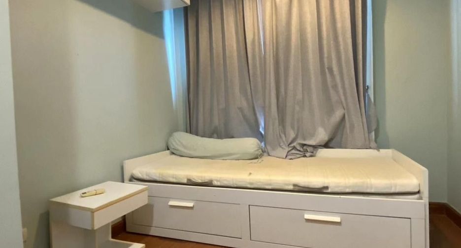 For rent 2 bedrooms condo in Huai Khwang, Bangkok