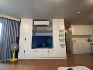 For rent 2 bedrooms condo in Huai Khwang, Bangkok