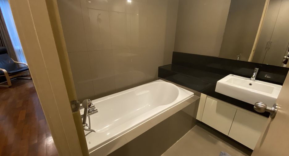 Condo en alquiler de 1 habitaciones en Khlong Toei, Bangkok