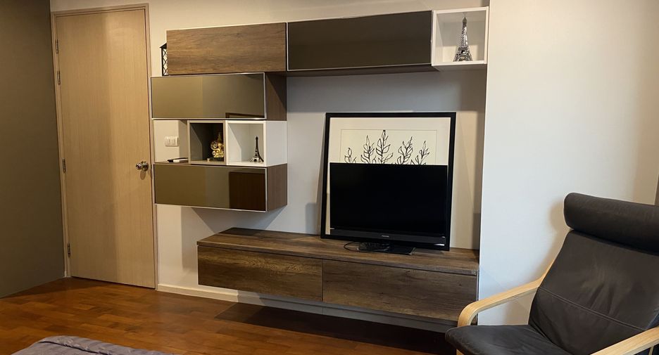 For rent 1 bed condo in Khlong Toei, Bangkok