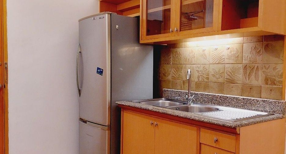 For rent 2 bedrooms apartment in Sathon, Bangkok