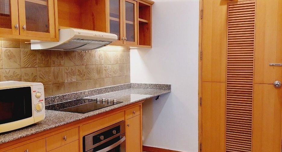 For rent 2 bedrooms apartment in Sathon, Bangkok