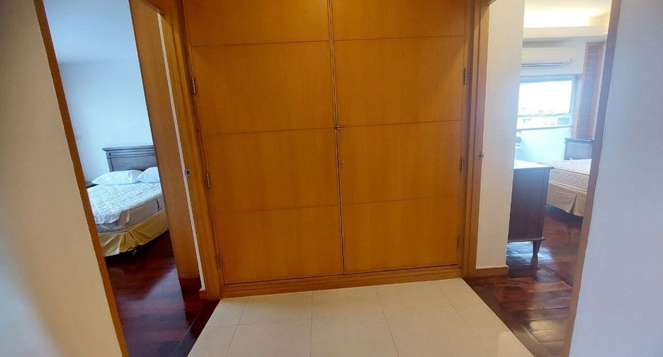 For rent 2 bedrooms apartment in Sathon, Bangkok