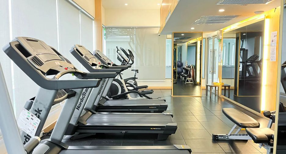 For rent 1 bed condo in Huai Khwang, Bangkok