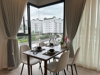 À louer 2 chambres condo à Huai Khwang, Bangkok