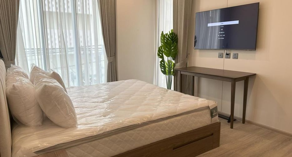 For rent 2 bedrooms condo in Huai Khwang, Bangkok