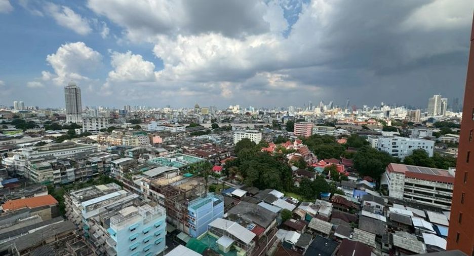 For rent 2 bedrooms condo in Khlong San, Bangkok