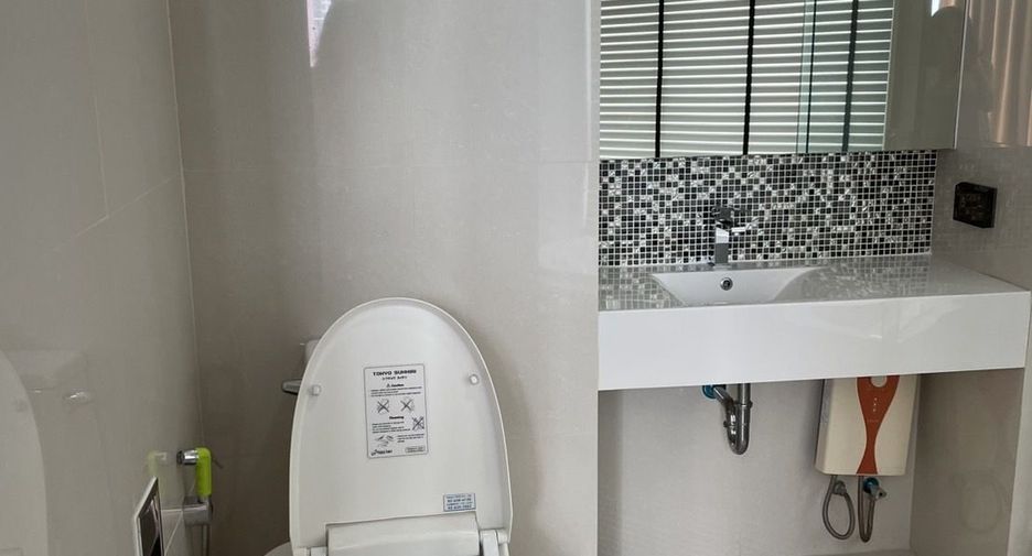For rent 2 ベッドルーム condo in Khlong Toei, Bangkok