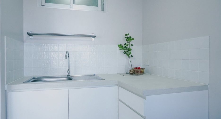 For sale studio condo in Yan Nawa, Bangkok