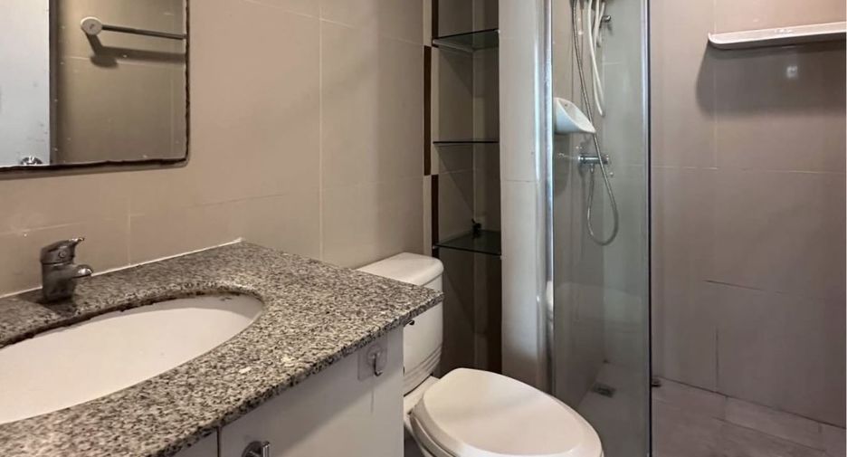 For rent studio condo in Khlong Toei, Bangkok