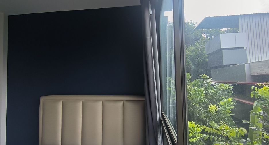 For sale studio condo in Phra Khanong, Bangkok