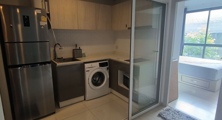 For sale studio condo in Phra Khanong, Bangkok