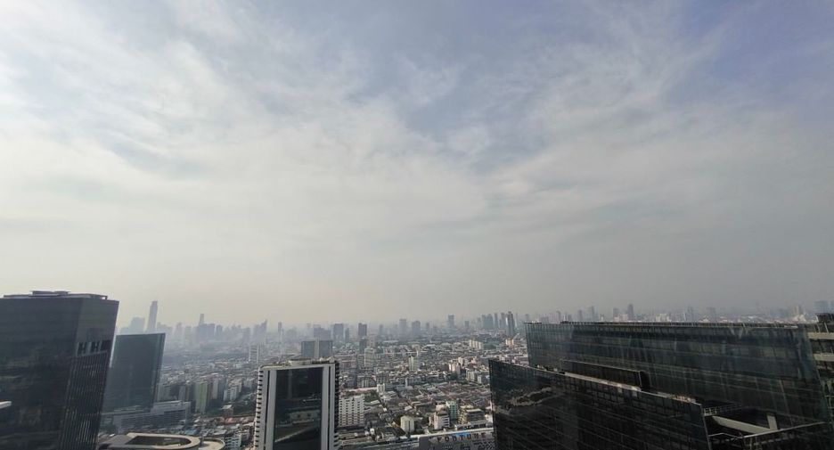 À louer 2 chambres condo à Huai Khwang, Bangkok