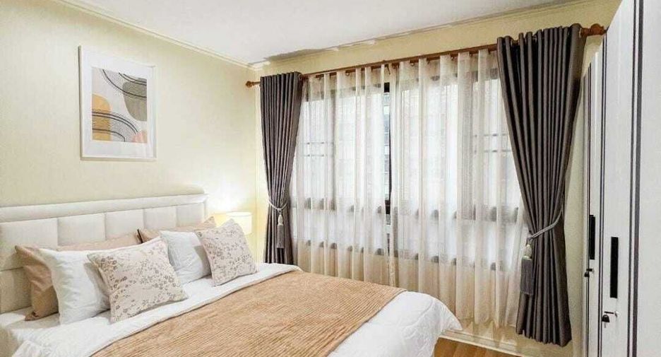 For sale 1 bed condo in Thon Buri, Bangkok