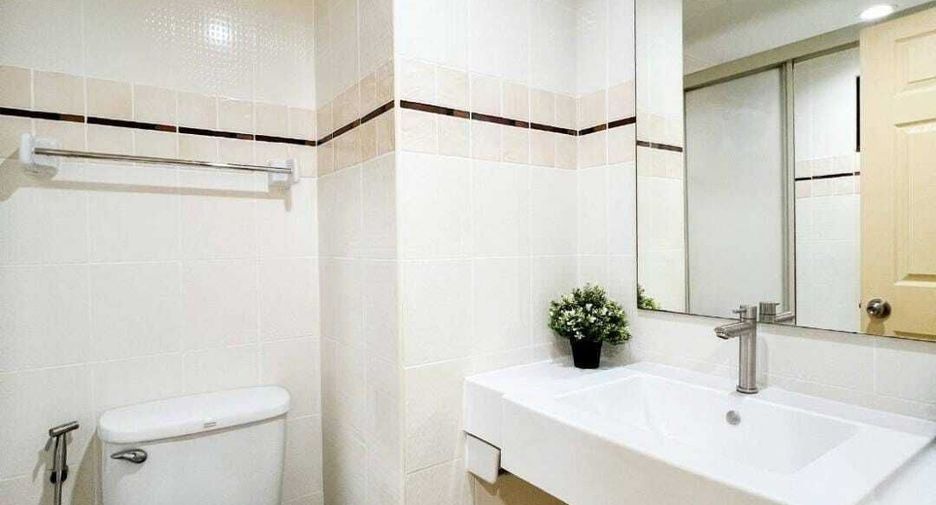 For sale 1 bed condo in Thon Buri, Bangkok