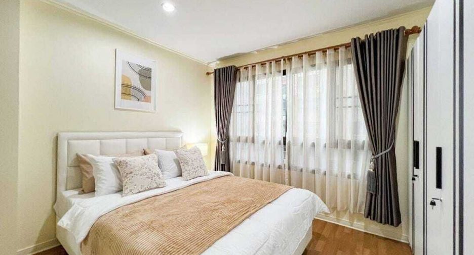 For sale 1 bed condo in Thon Buri, Bangkok