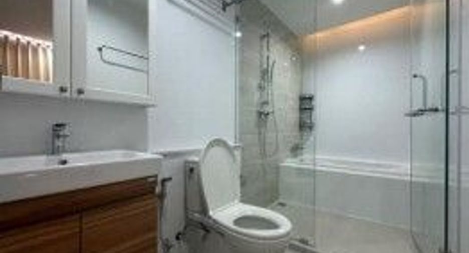 For rent 2 ベッドルーム condo in Khlong Toei, Bangkok
