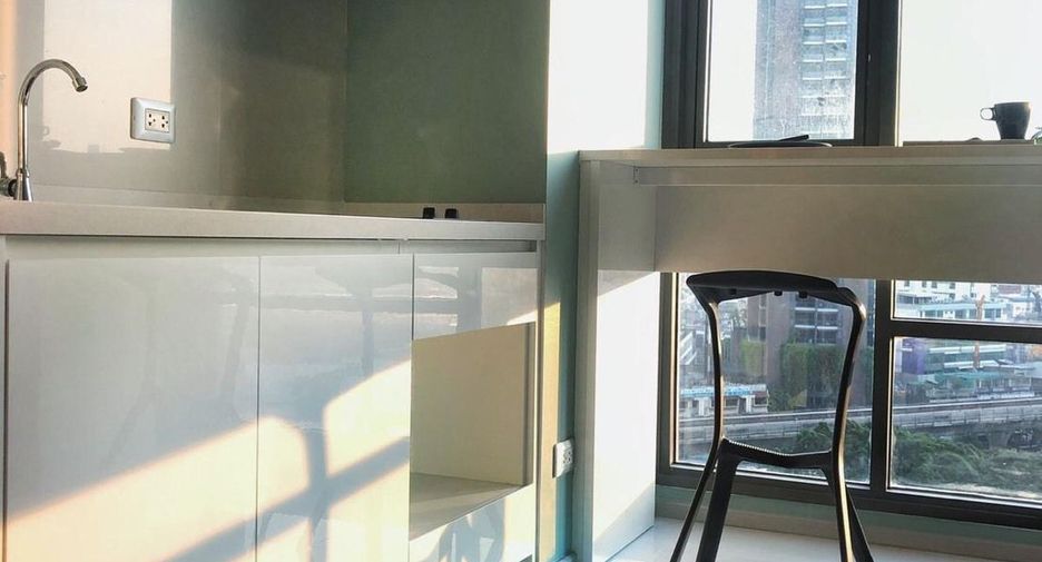 For rent 1 bed condo in Khlong Toei, Bangkok