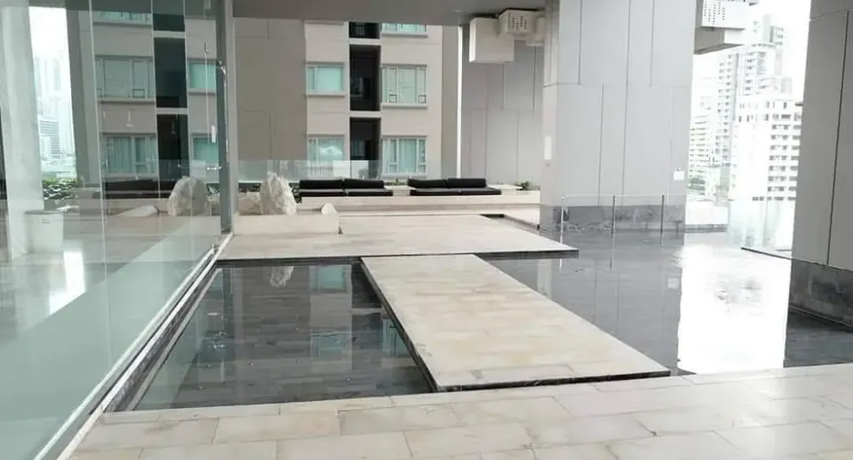 For sale 2 bedrooms condo in Khlong Toei, Bangkok