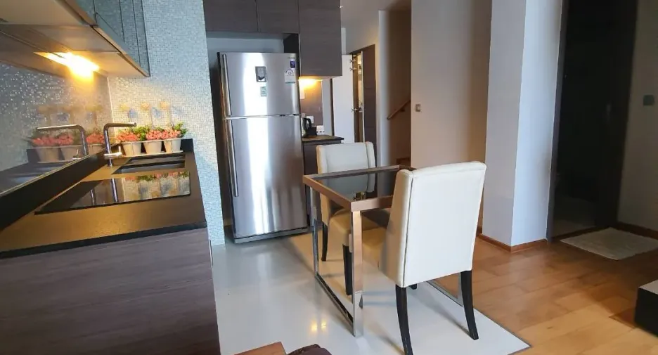 For sale 2 bedrooms condo in Khlong Toei, Bangkok
