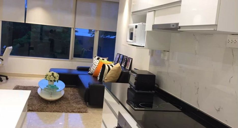 For rent 2 bedrooms condo in Watthana, Bangkok
