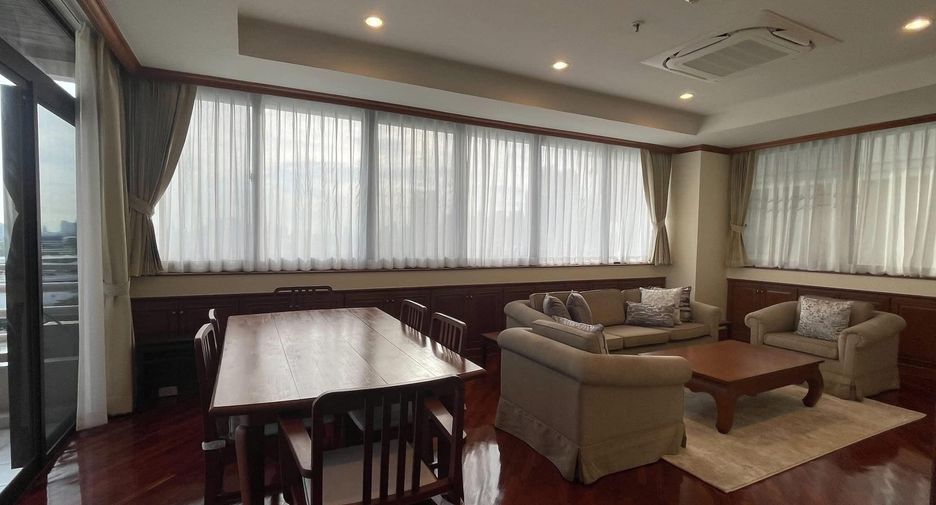 For rent 3 bedrooms condo in Khlong Toei, Bangkok