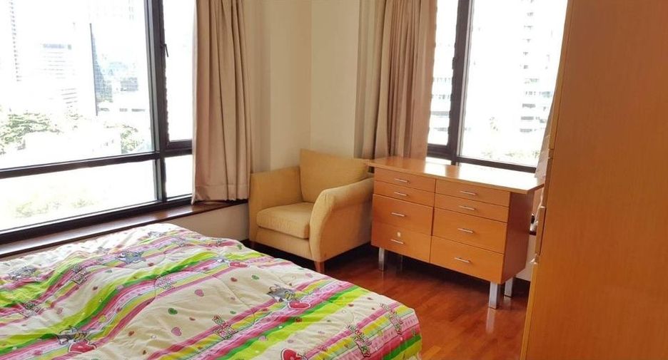 For rent 2 bedrooms condo in Sathon, Bangkok