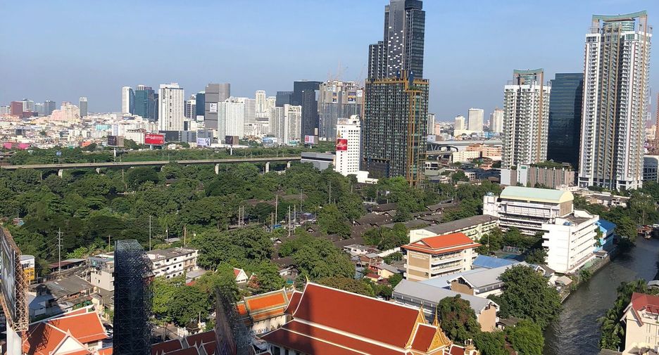 For rent 2 bedrooms condo in Pathum Wan, Bangkok