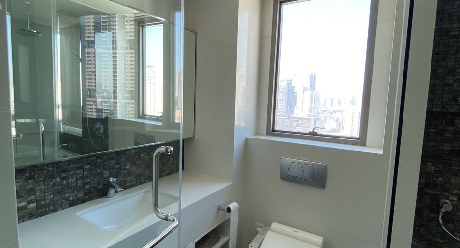 For rent 1 bed condo in Khlong Toei, Bangkok