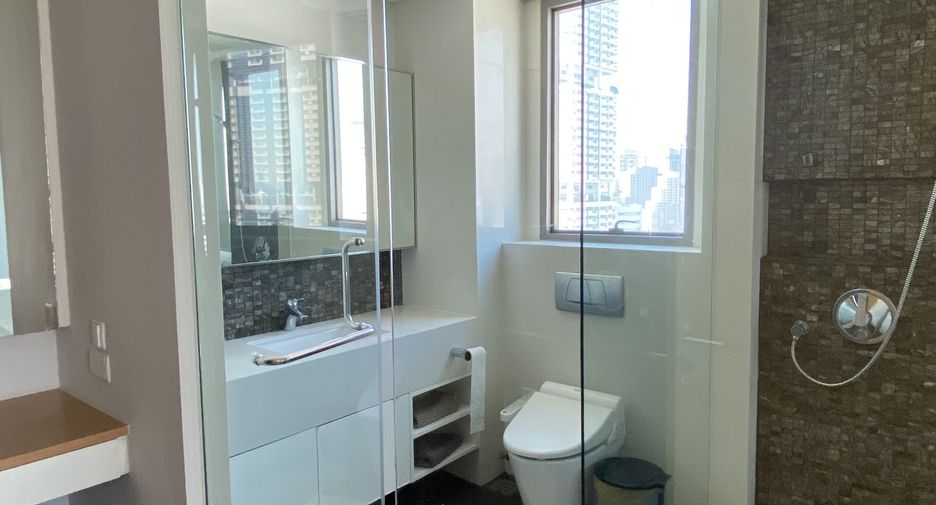 For rent 1 bed condo in Khlong Toei, Bangkok