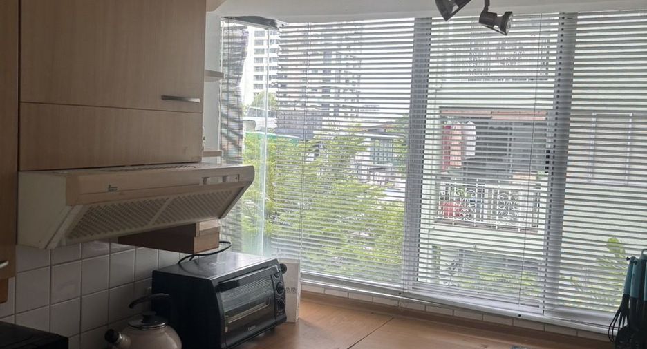 For rent 2 bedrooms condo in Watthana, Bangkok