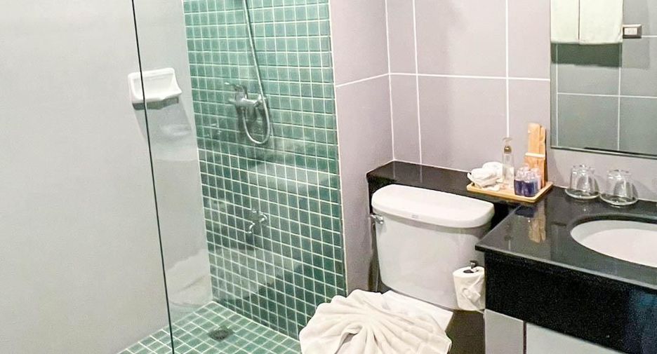 For rent 3 bedrooms condo in Pathum Wan, Bangkok