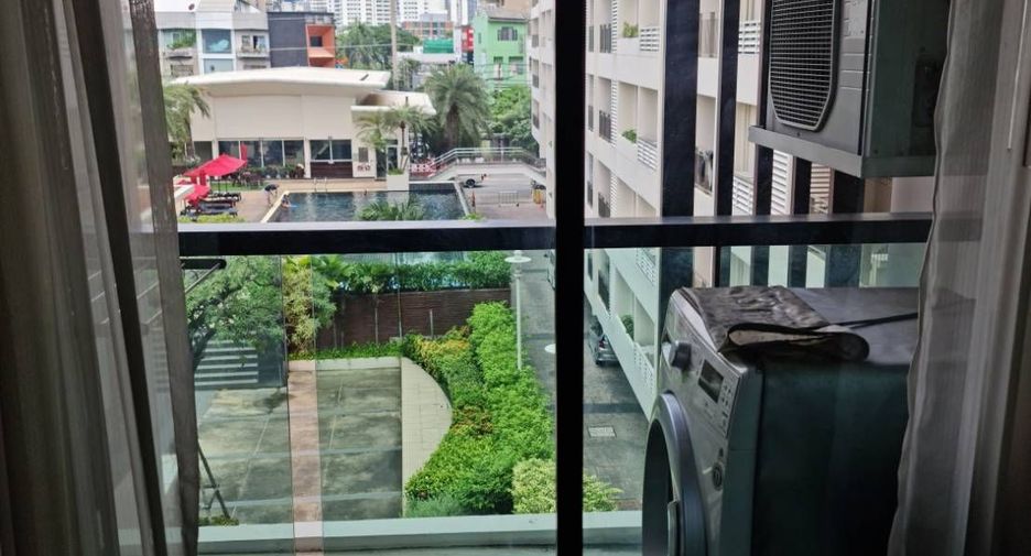 For rent 1 bed condo in Watthana, Bangkok