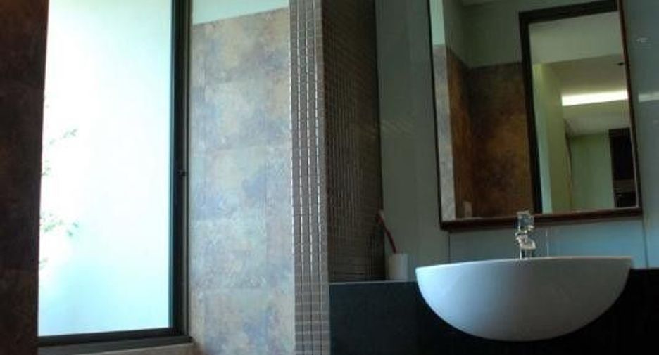For sale 1 bed condo in Phra Khanong, Bangkok