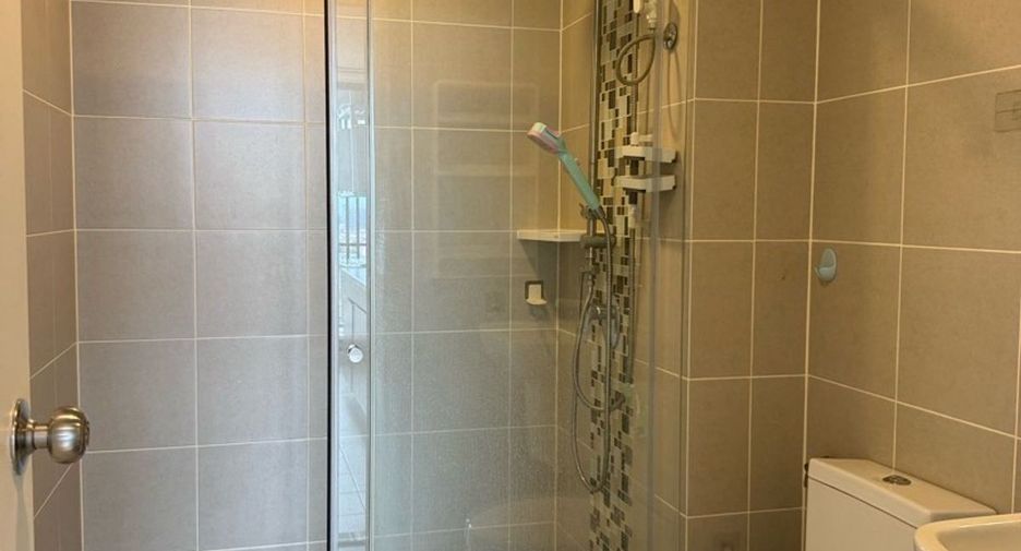 Condo en venta y en alquiler de 2 habitaciones en Bangkok Noi, Bangkok