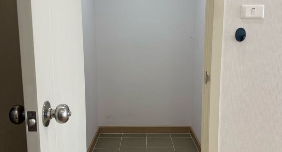 Condo en venta y en alquiler de 2 habitaciones en Bangkok Noi, Bangkok