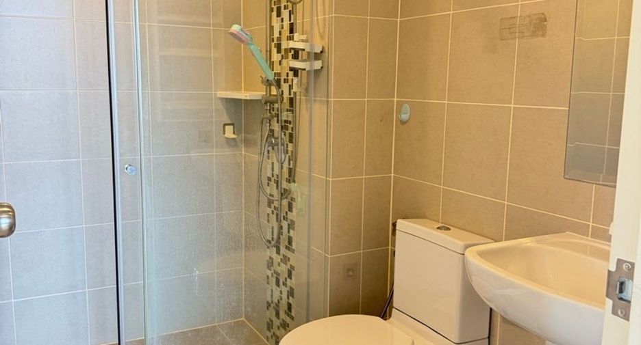 Condo en venta y en alquiler de 2 habitaciones en Bangkok Noi, Bangkok