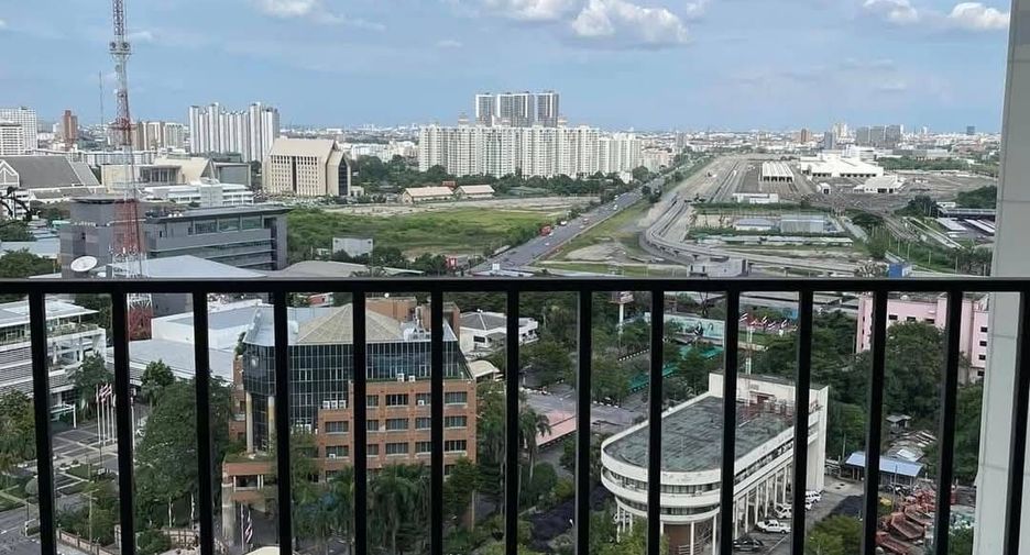 Wohnung zur Miete mit 1 Zimmer in Huai Khwang, Bangkok