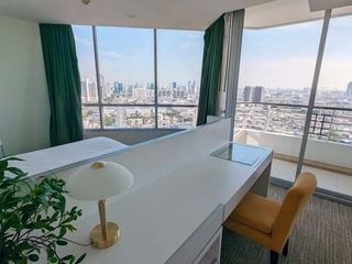 For rent 3 bedrooms condo in Sathon, Bangkok