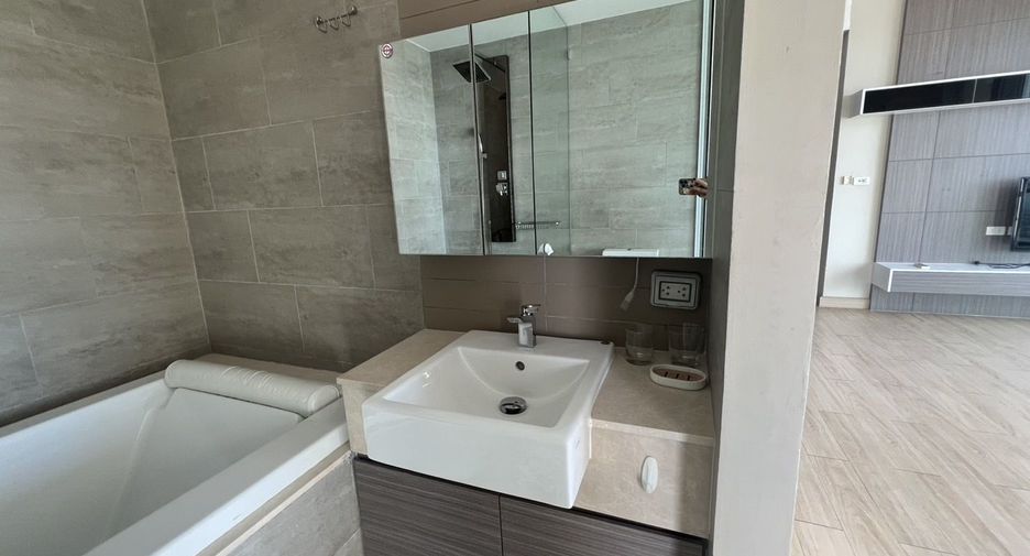 For rent 2 bedrooms condo in Bang Lamung, Chonburi