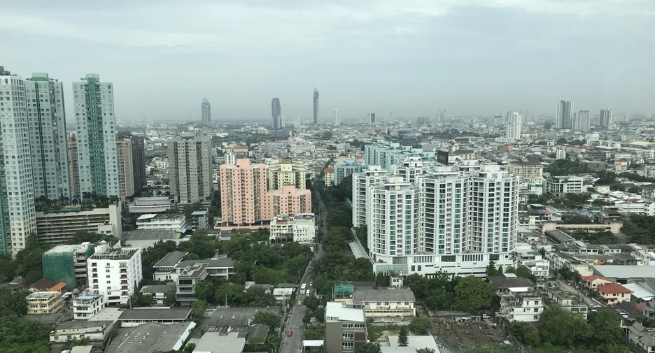 For sale 1 bed condo in Yan Nawa, Bangkok