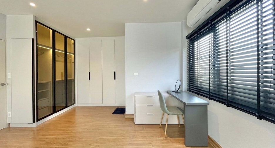 Haus zur Miete mit 4 Zimmer in Bang Phli, Samut Prakan