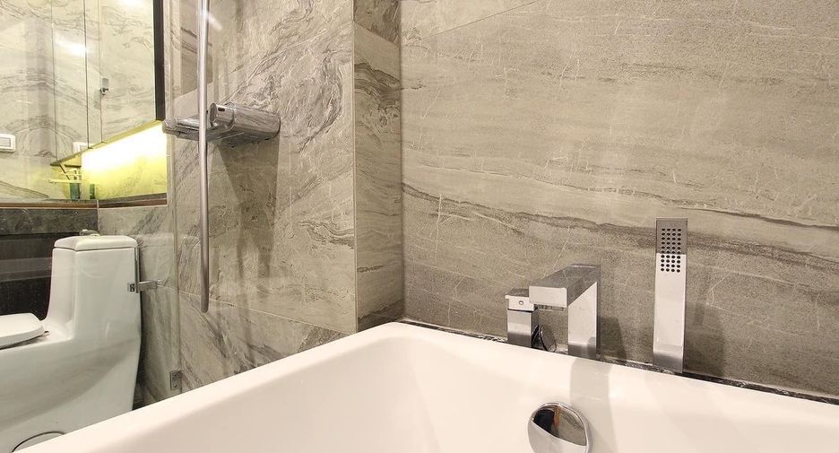 For rent 1 bed condo in Khlong Toei, Bangkok