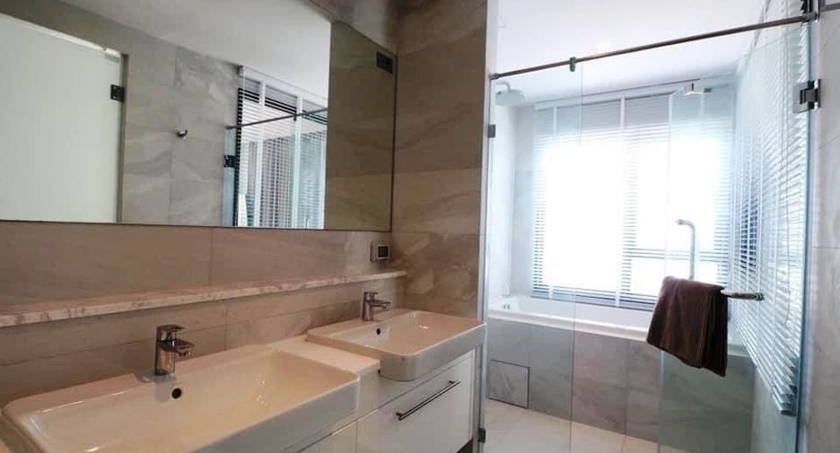 For rent 2 ベッドルーム condo in Watthana, Bangkok